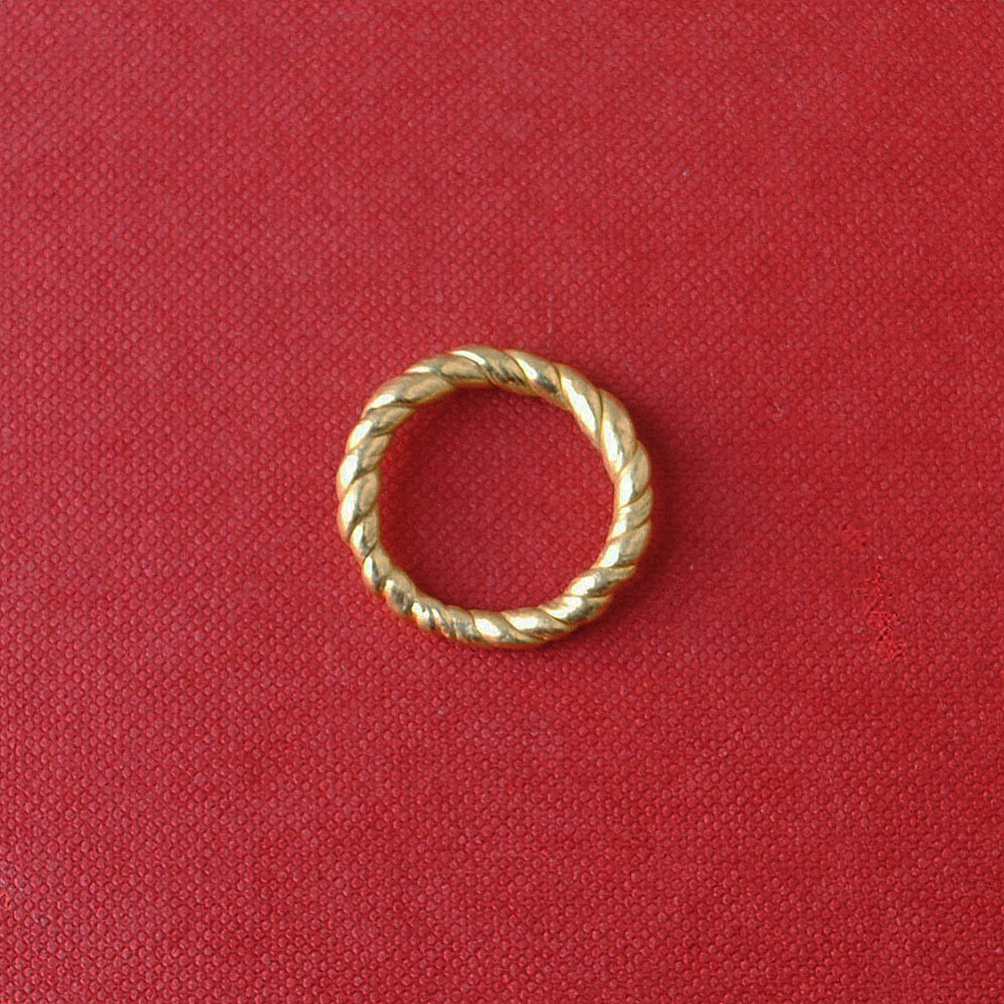 Roman inspired gold ring 18 ct gold
