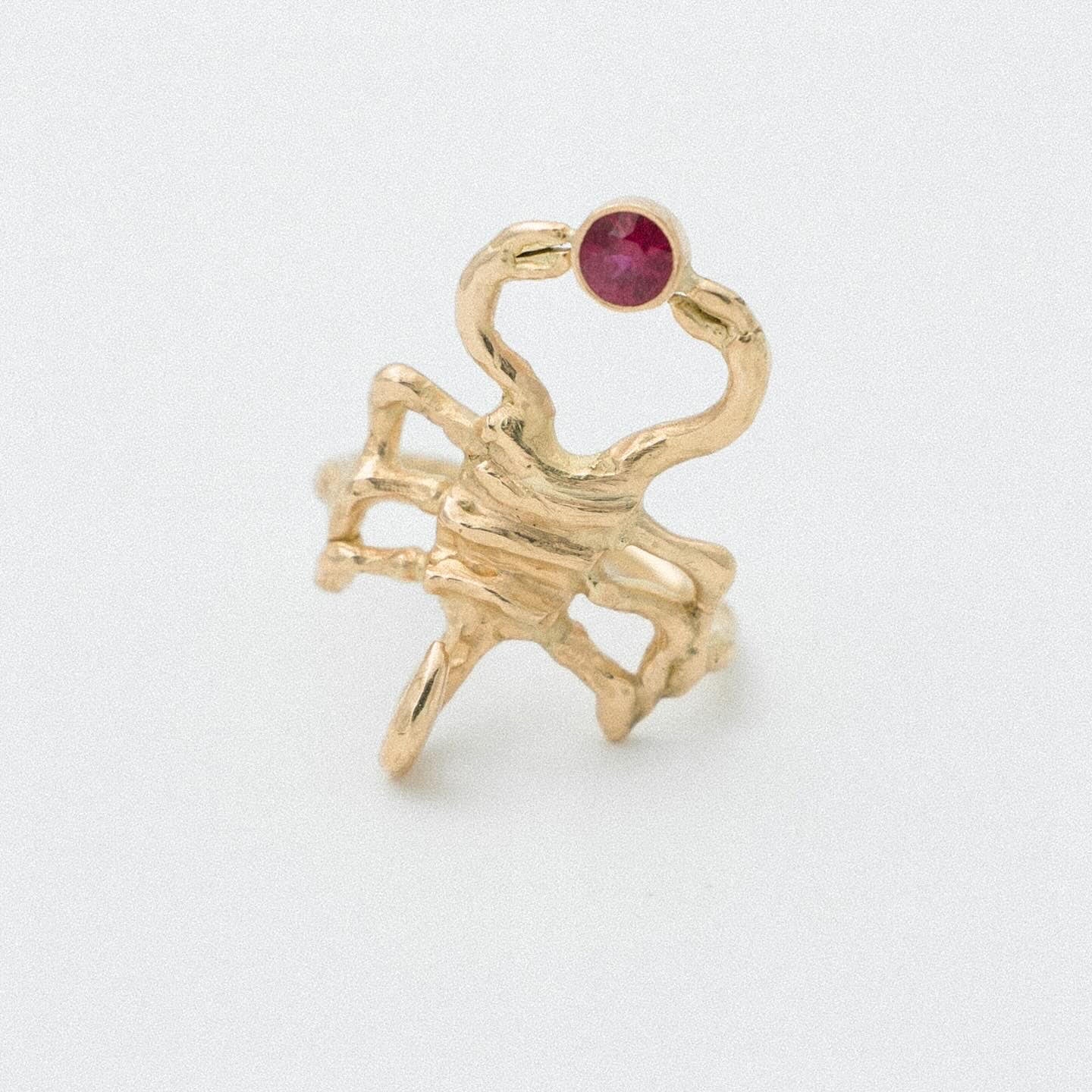 Scorpio ring 18 ct gold with Ruby